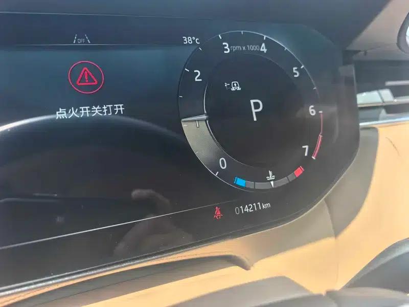 Range Rover 2025 3.0 L6 360PS Grand Edition — миниатюра 5