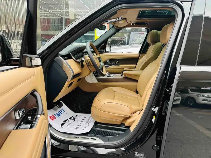 Range Rover 2025 3.0 L6 360PS Grand Edition — миниатюра 9