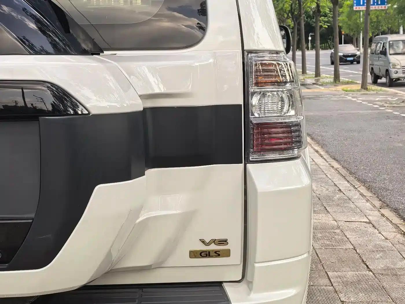 2020 Pajero Imported 3.0L Automatic Premium Off-Road Edition — миниатюра 18