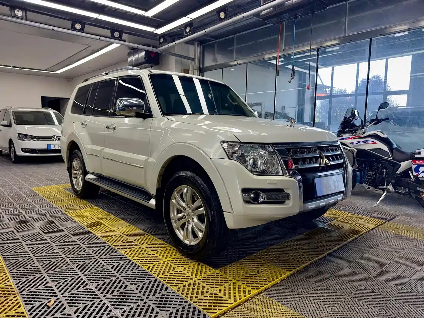 2019 Pajero V97 (Imported) 3.8L Middle East Version — миниатюра 3