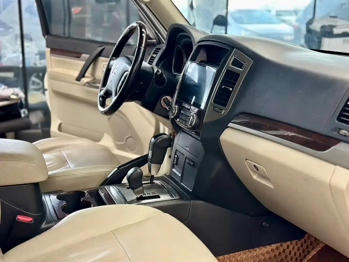 2019 Pajero V97 (Imported) 3.8L Middle East Version — миниатюра 10