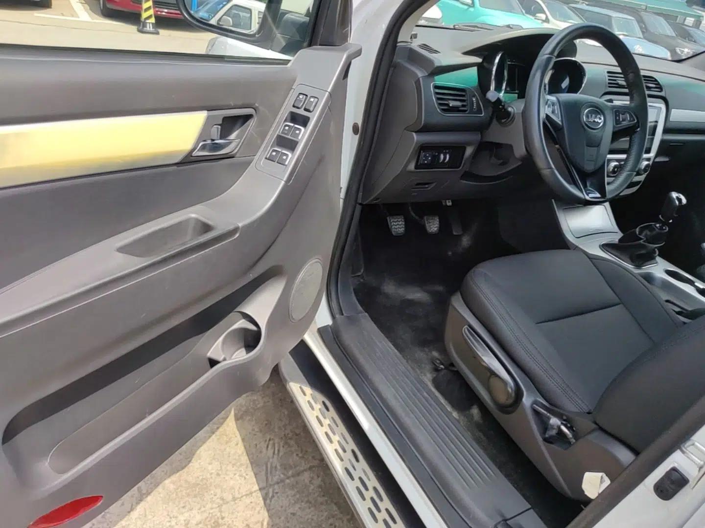 JAC Group T6 2020 2.0T Diesel Two-Wheel-Drive Elite Version Long Wheelbase China VI Emission Standard HFC4DB2-2E — миниатюра 23
