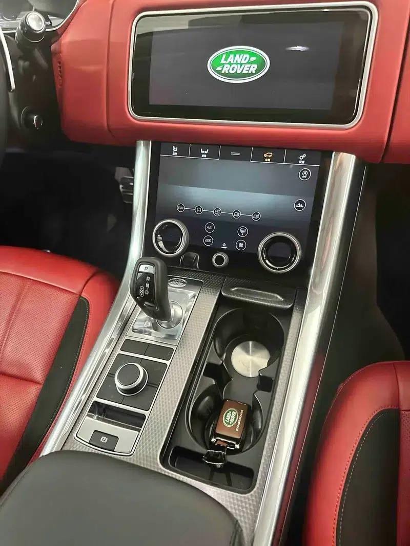 Range Rover Sport 2021 3.0 L6 Black Edition — миниатюра 13