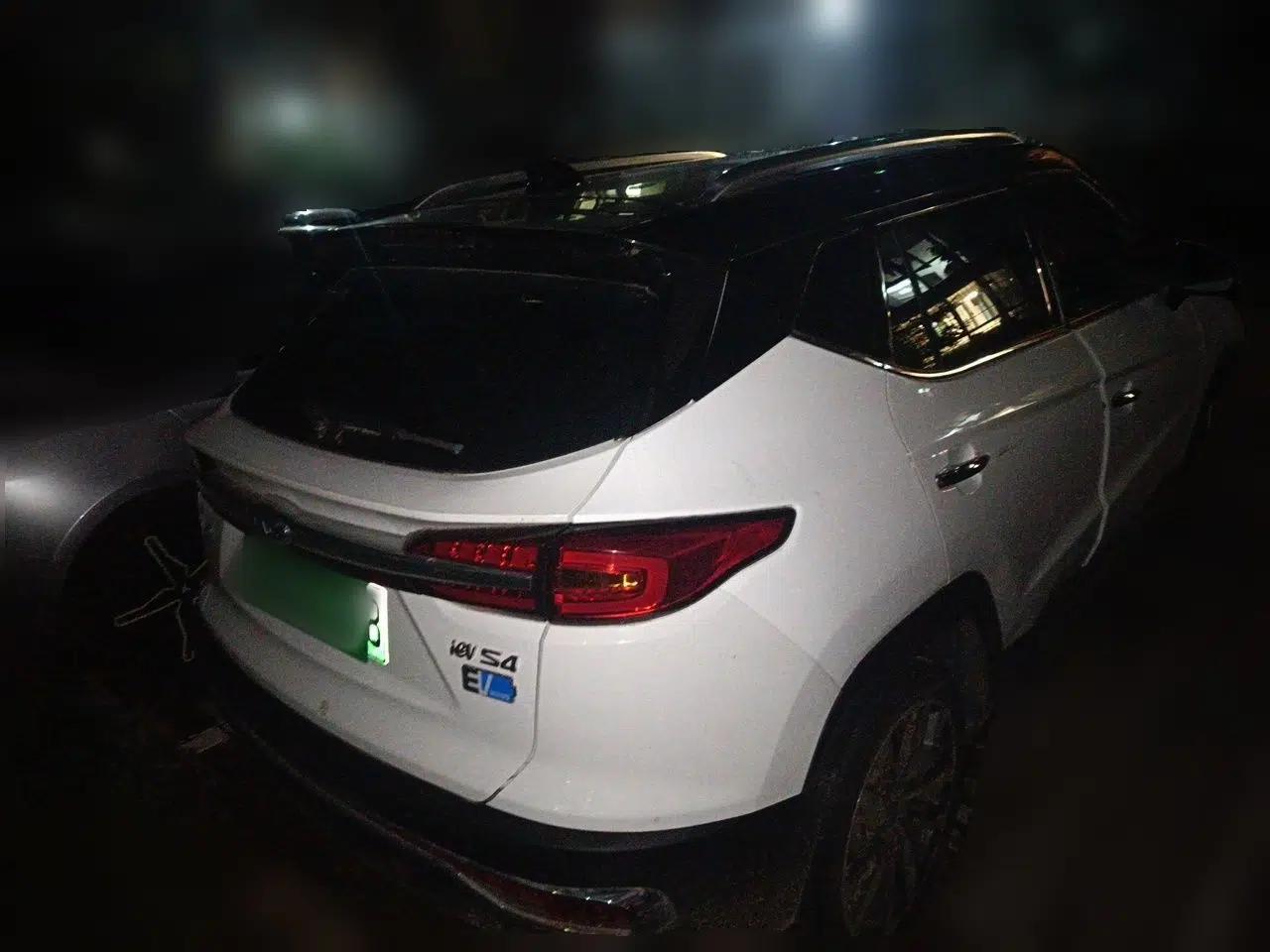 JAC Group iEVS4 2019 Luxury Smart Enjoyment Model — миниатюра 6