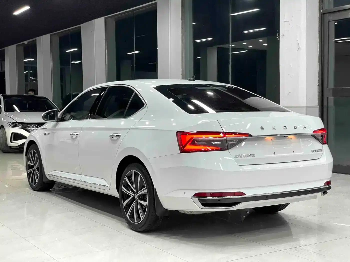 Superb 2022 TSI280 DSG Premium Edition — миниатюра 4