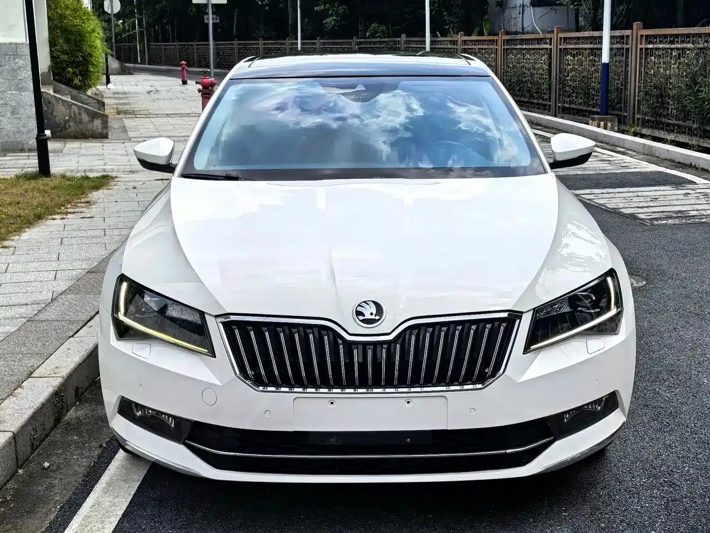 Superb 2018 TSI330 DSG Luxury Edition (National V Emission Standard) — миниатюра 2