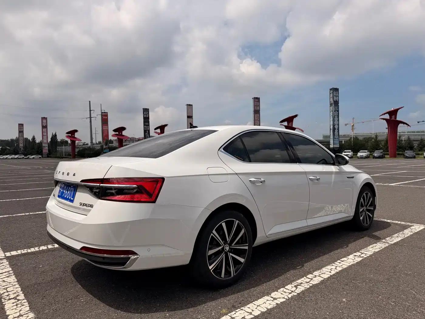 Superb 2024 TSI280 DSG Premium Edition — миниатюра 6