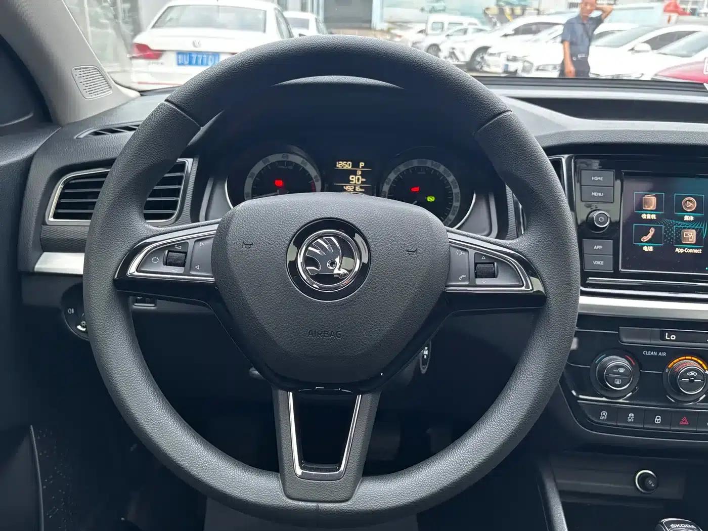 Kamiq 2020 1.5L Automatic Comfort Edition — миниатюра 9