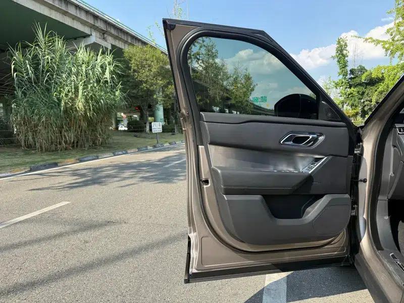 Range Rover Velar 2021 P250 Black Limited Edition — миниатюра 19