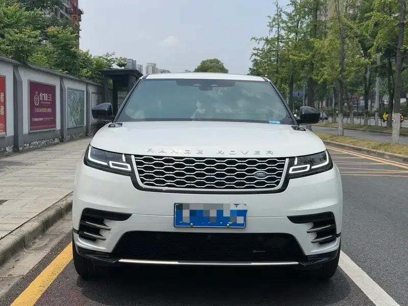 Range Rover Velar 2022 250PS Gold Edition — миниатюра 2