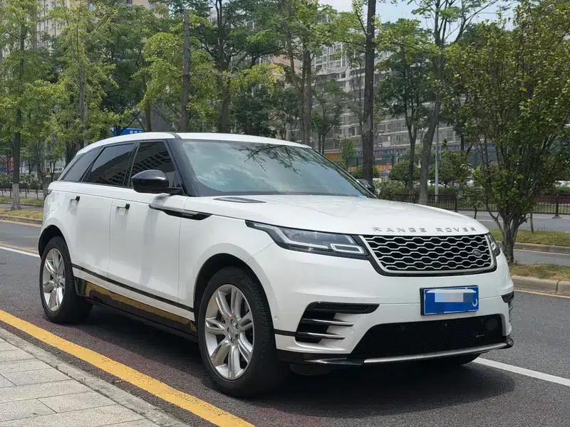 Range Rover Velar 2022 250PS Gold Edition — миниатюра 3