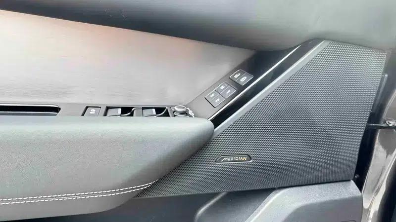 Range Rover Velar 2022 250PS Gold Edition — миниатюра 11