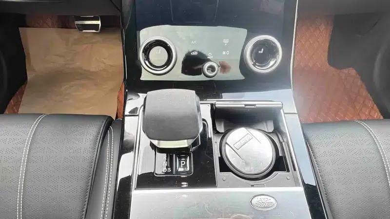 Range Rover Velar 2022 250PS Gold Edition — миниатюра 19