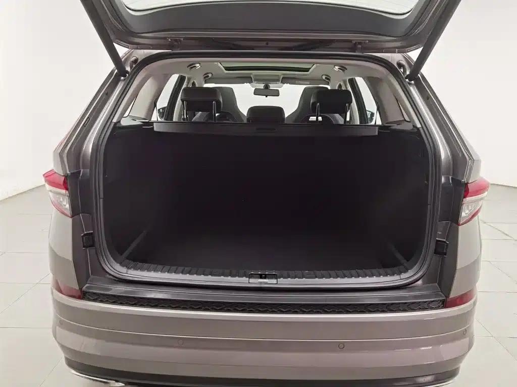 2023 Kodiaq Facelift TSI330 5-seater 2WD Luxury Edition — миниатюра 16