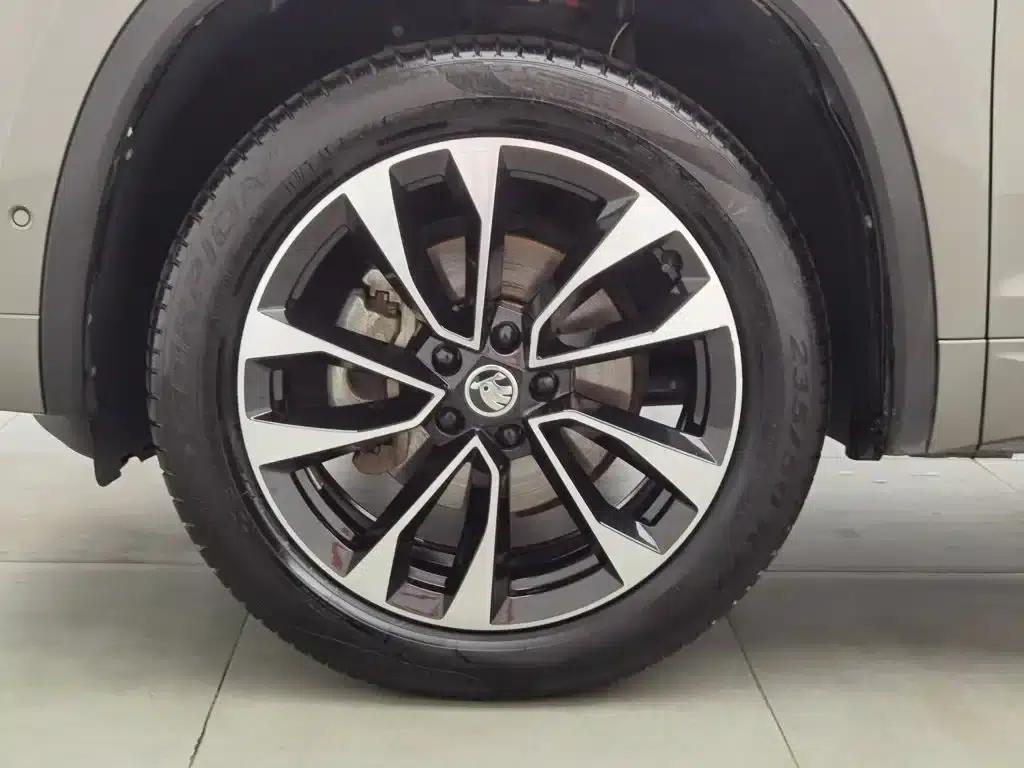 2023 Kodiaq Facelift TSI330 5-seater 2WD Luxury Edition — миниатюра 17