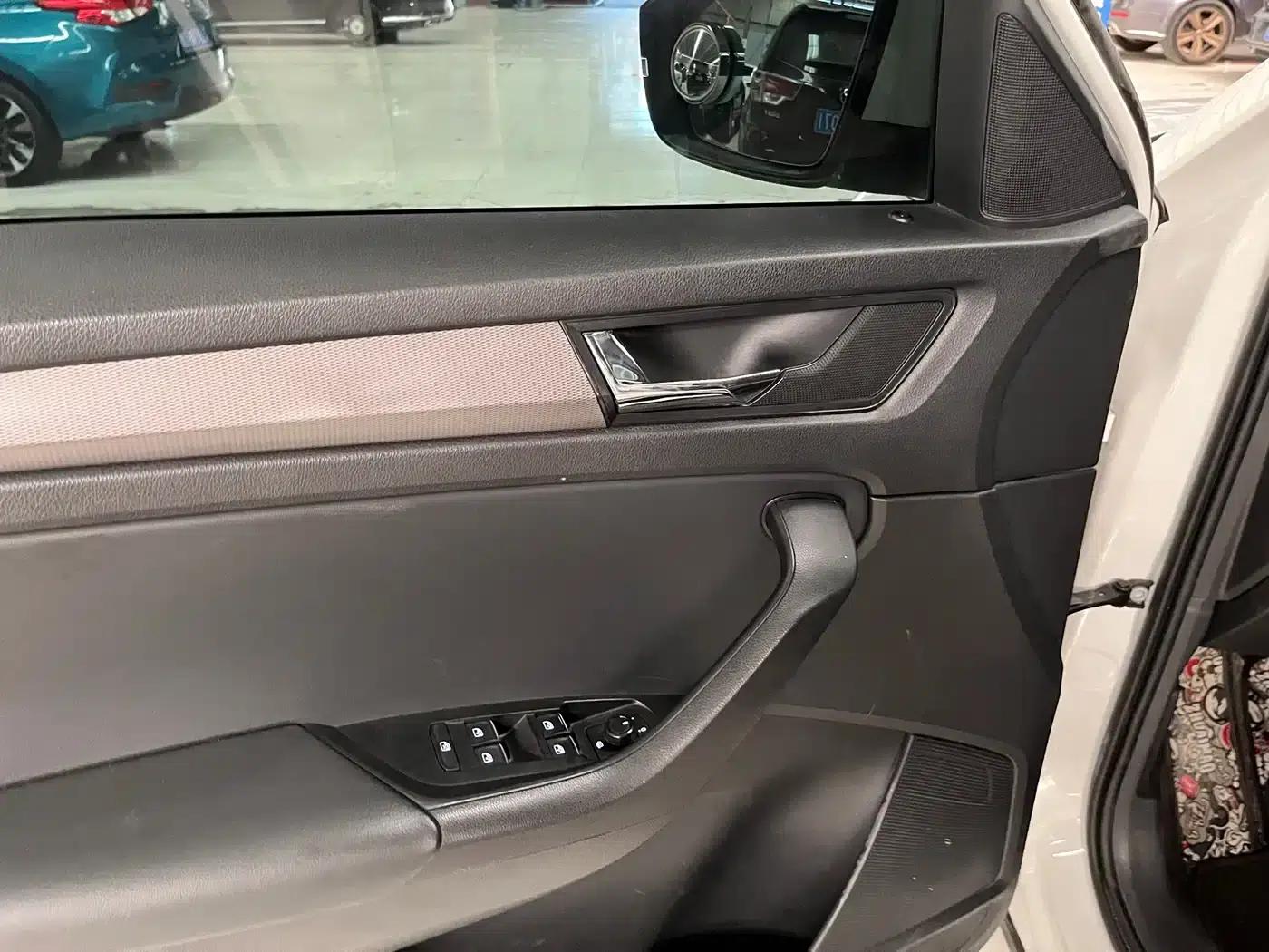 2018 Kodiaq TSI330 5-seater 2WD Comfort Edition — миниатюра 6