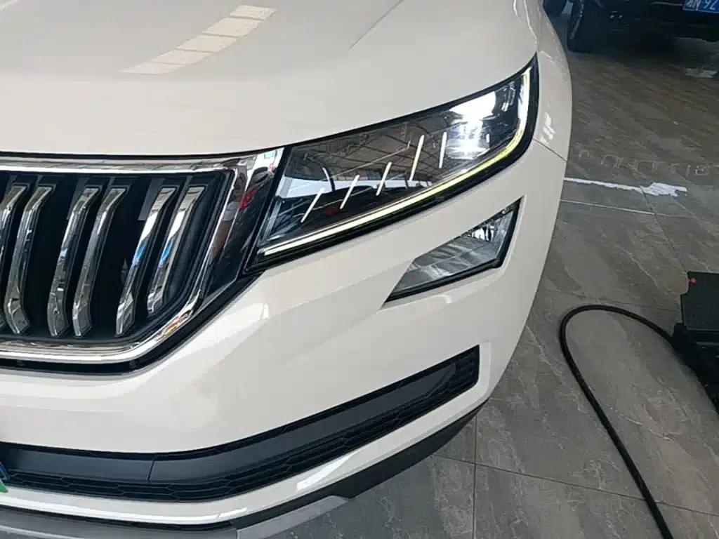 2018 Kodiaq Facelift TSI330 7-Seat 2WD Luxury Technology Edition — миниатюра 24
