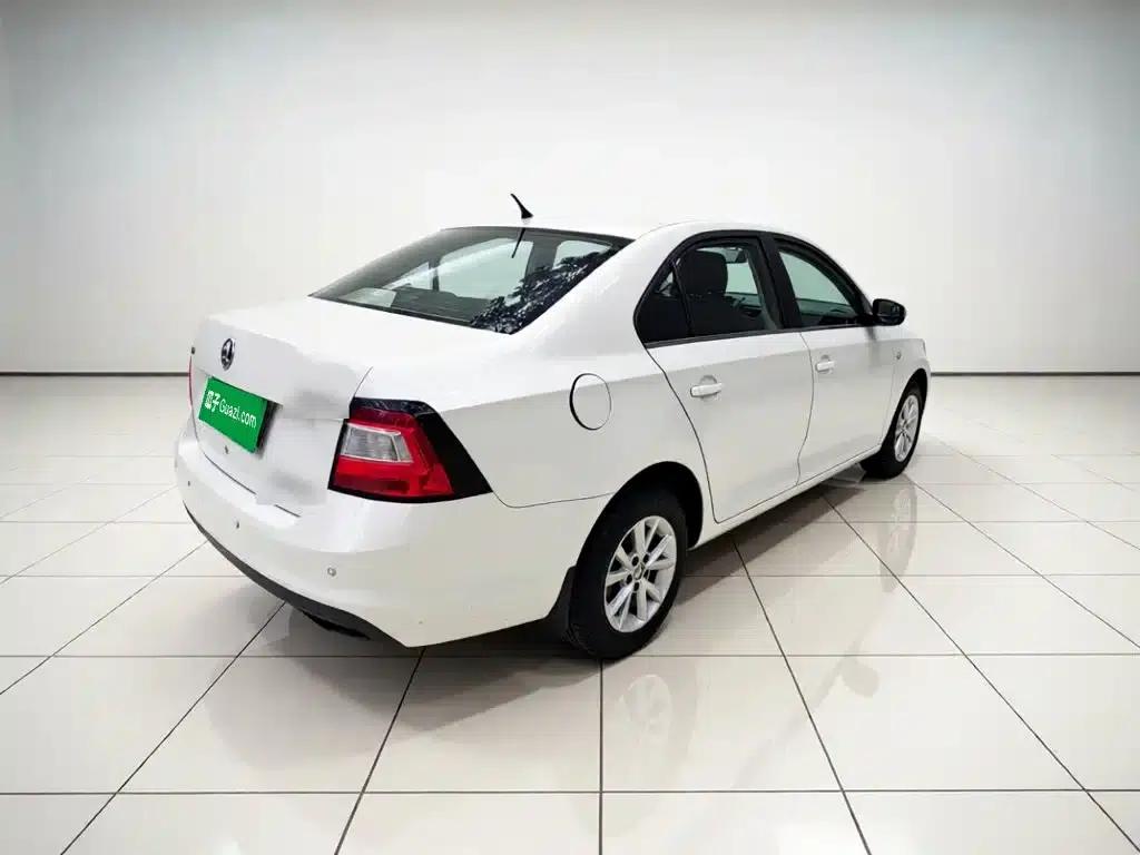 Rapid 2018 1.4L Manual Standard Edition — миниатюра 4