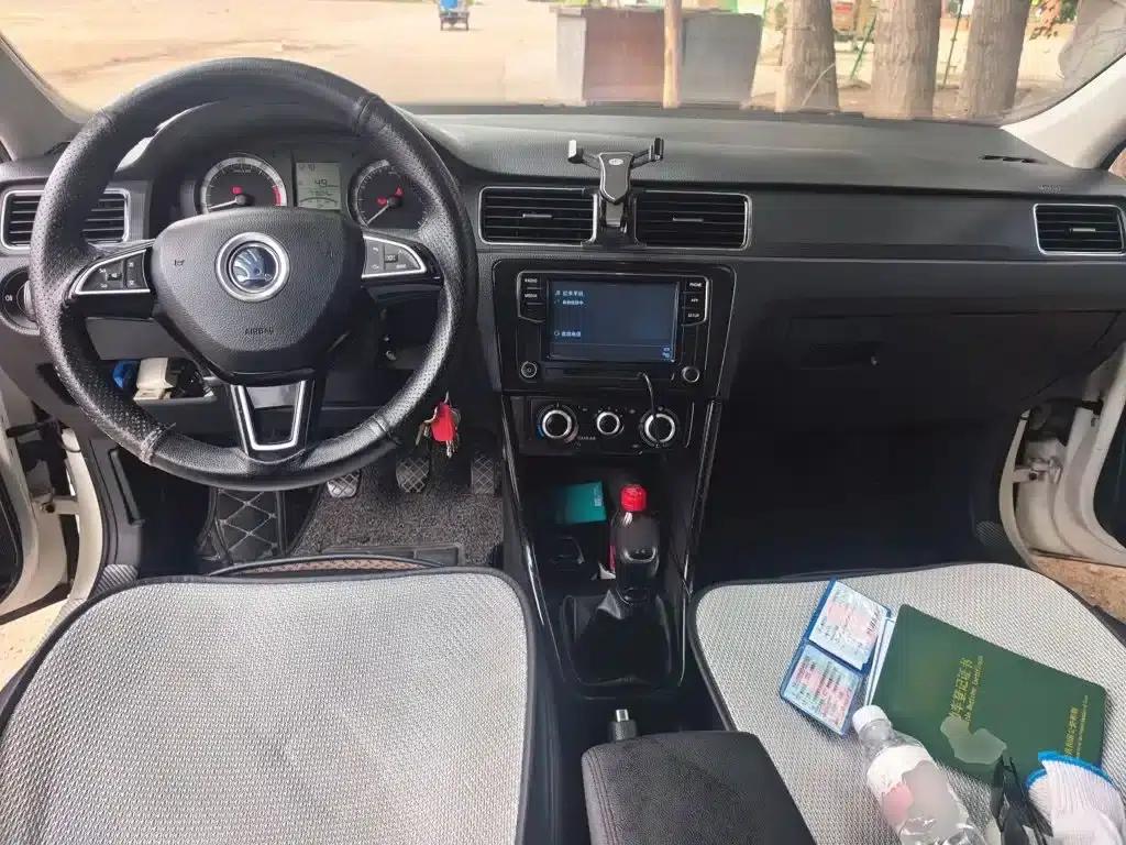 Rapid 2018 1.4L Manual Standard Edition — миниатюра 5