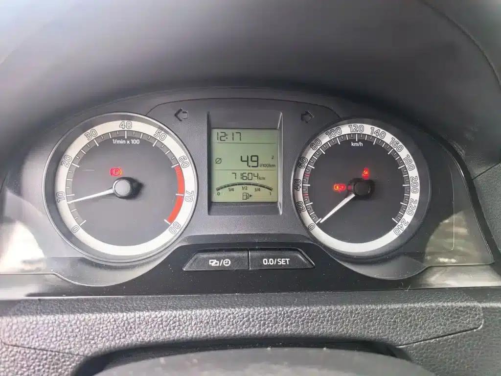 Rapid 2018 1.4L Manual Standard Edition — миниатюра 8