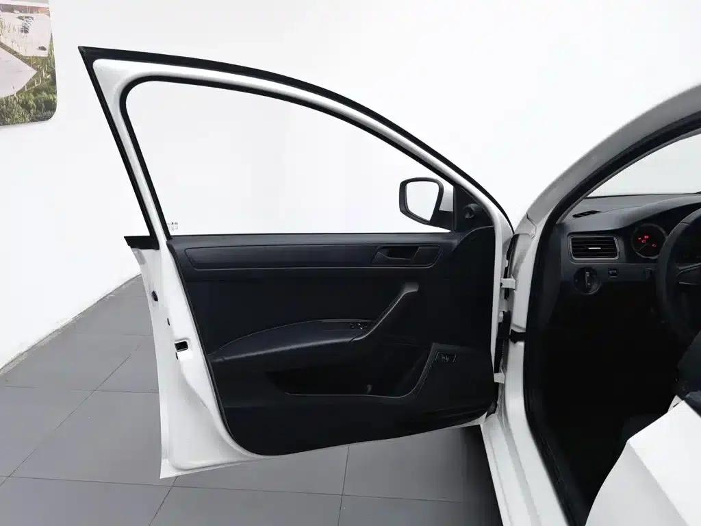 Rapid 2019 Facelift 1.5L Manual Entry-Level Version (China VI Emission Standard) — миниатюра 8