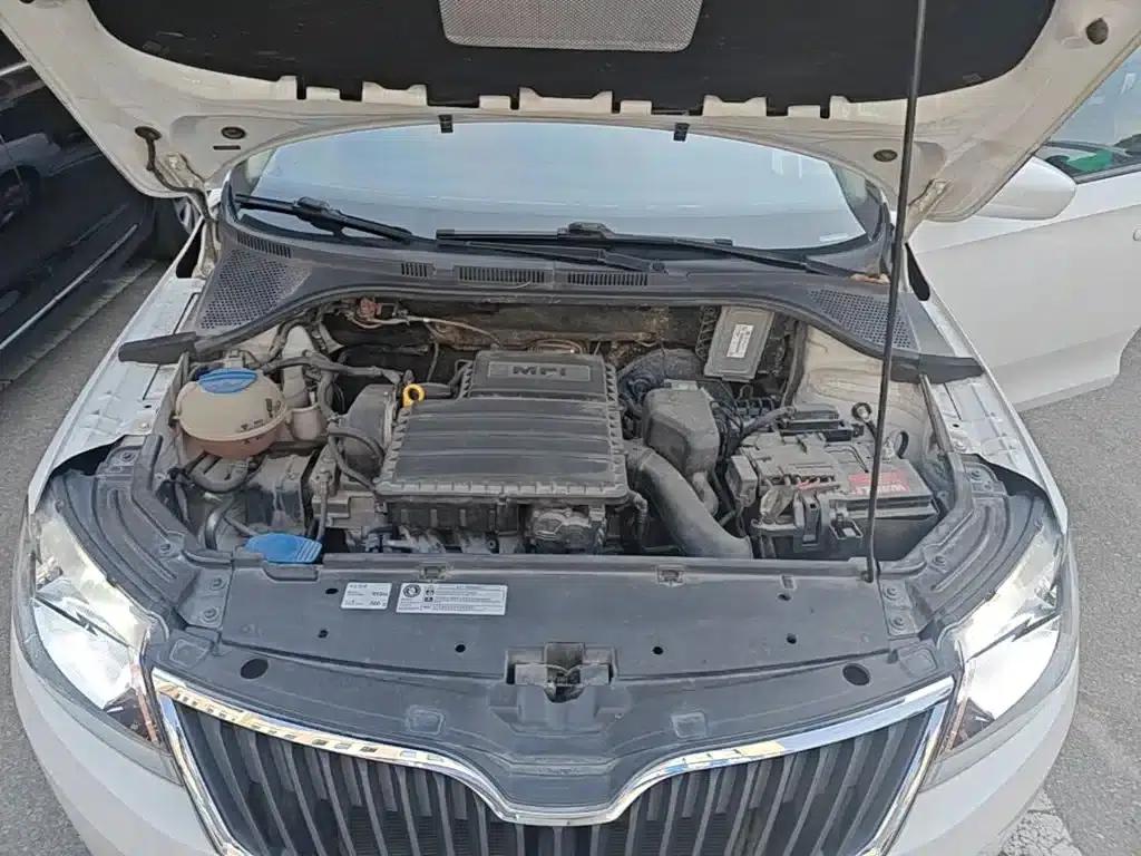 Rapid 2015 1.6L Automatic Smart Selection Model — миниатюра 20