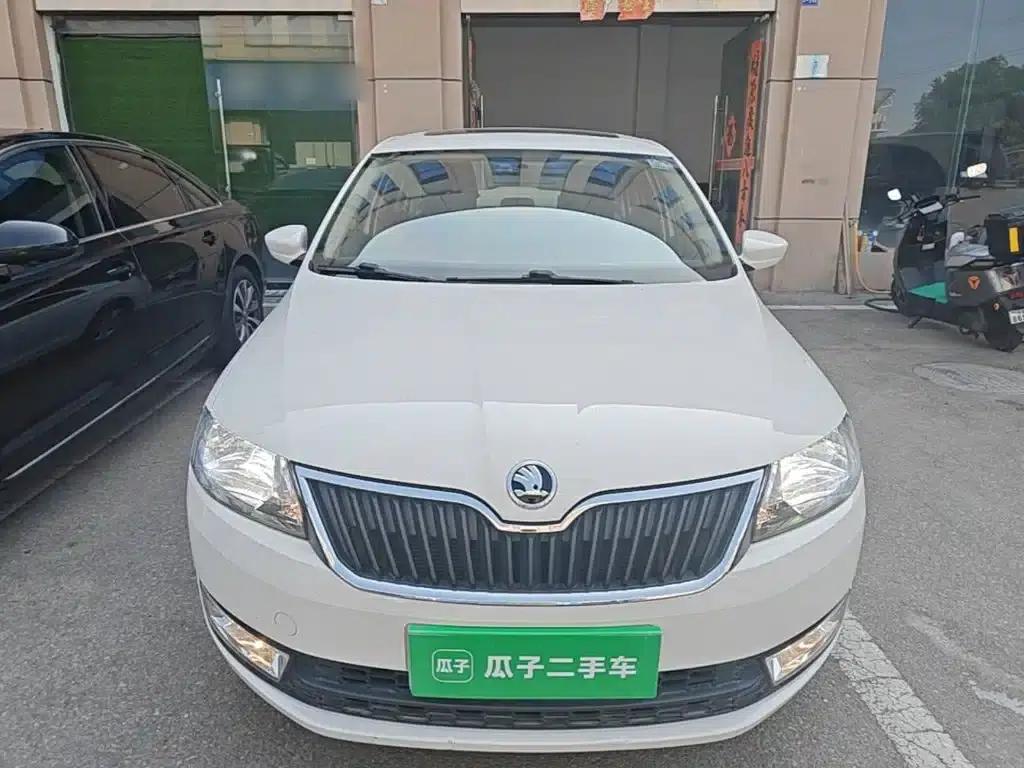 Rapid 2015 1.6L Automatic Smart Selection Model — миниатюра 3