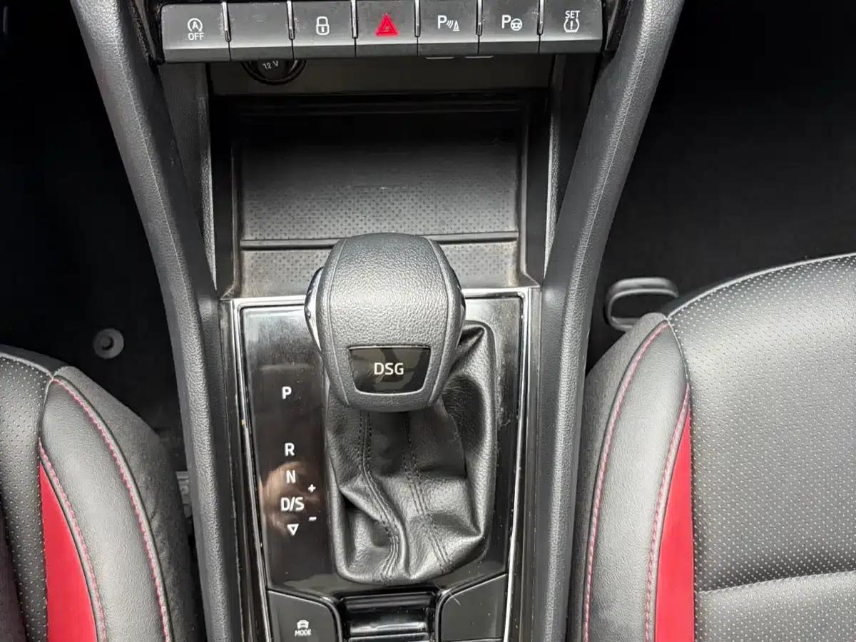 Karoq 2022 TSI280 Luxury Edition — миниатюра 11
