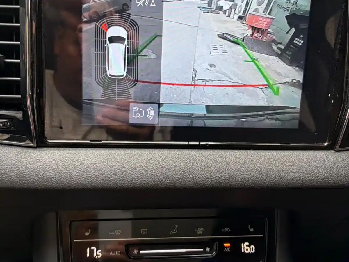 Karoq 2022 TSI280 Luxury Edition — миниатюра 12