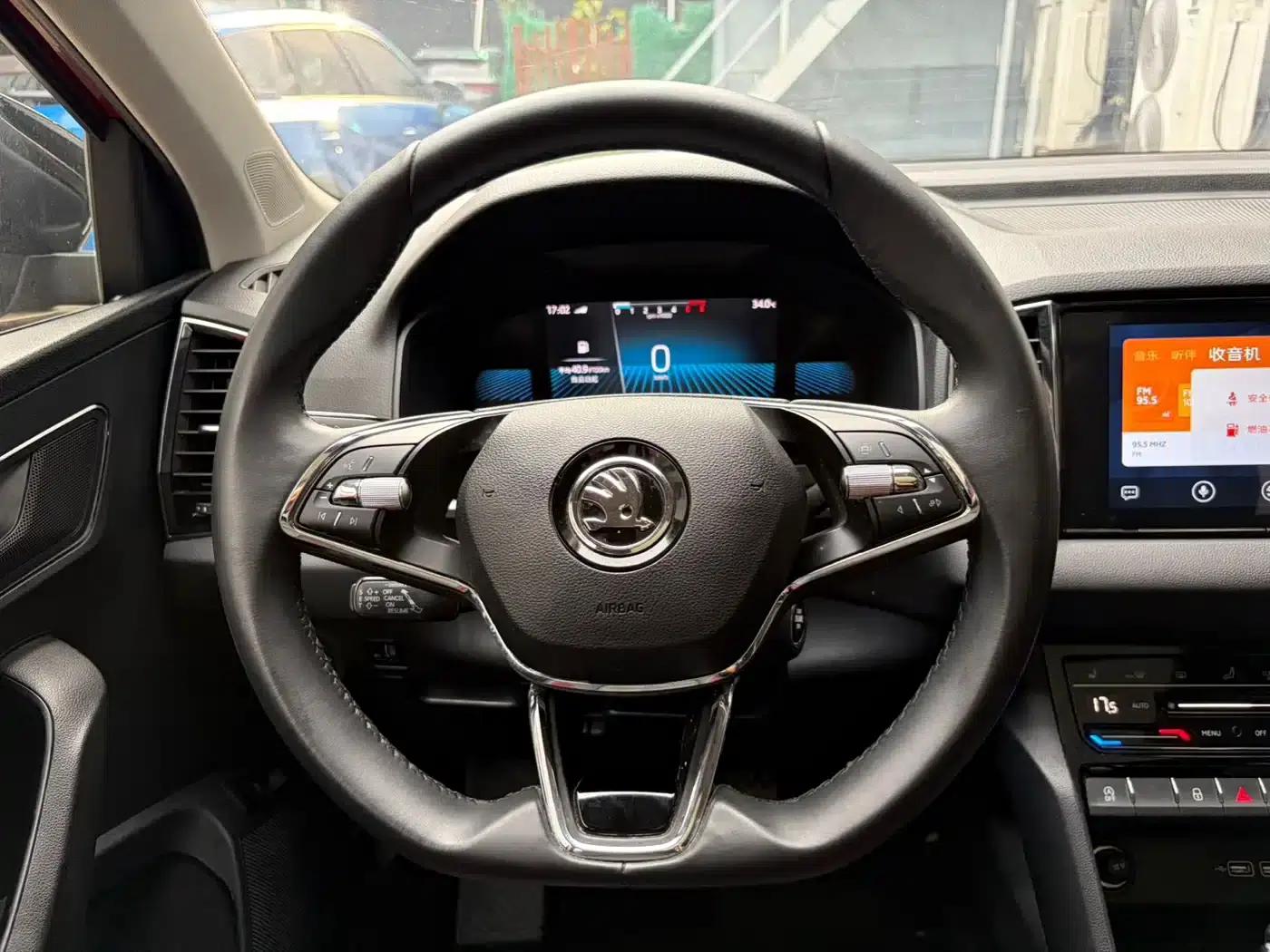 Karoq 2022 TSI280 Luxury Edition — миниатюра 14