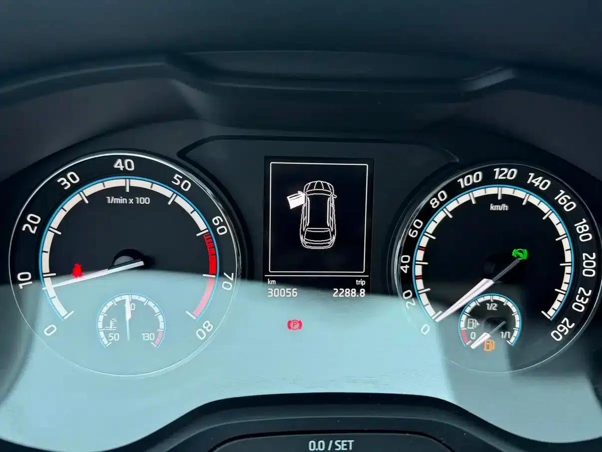 Karoq 2021 TSI280 Luxury Edition — миниатюра 17