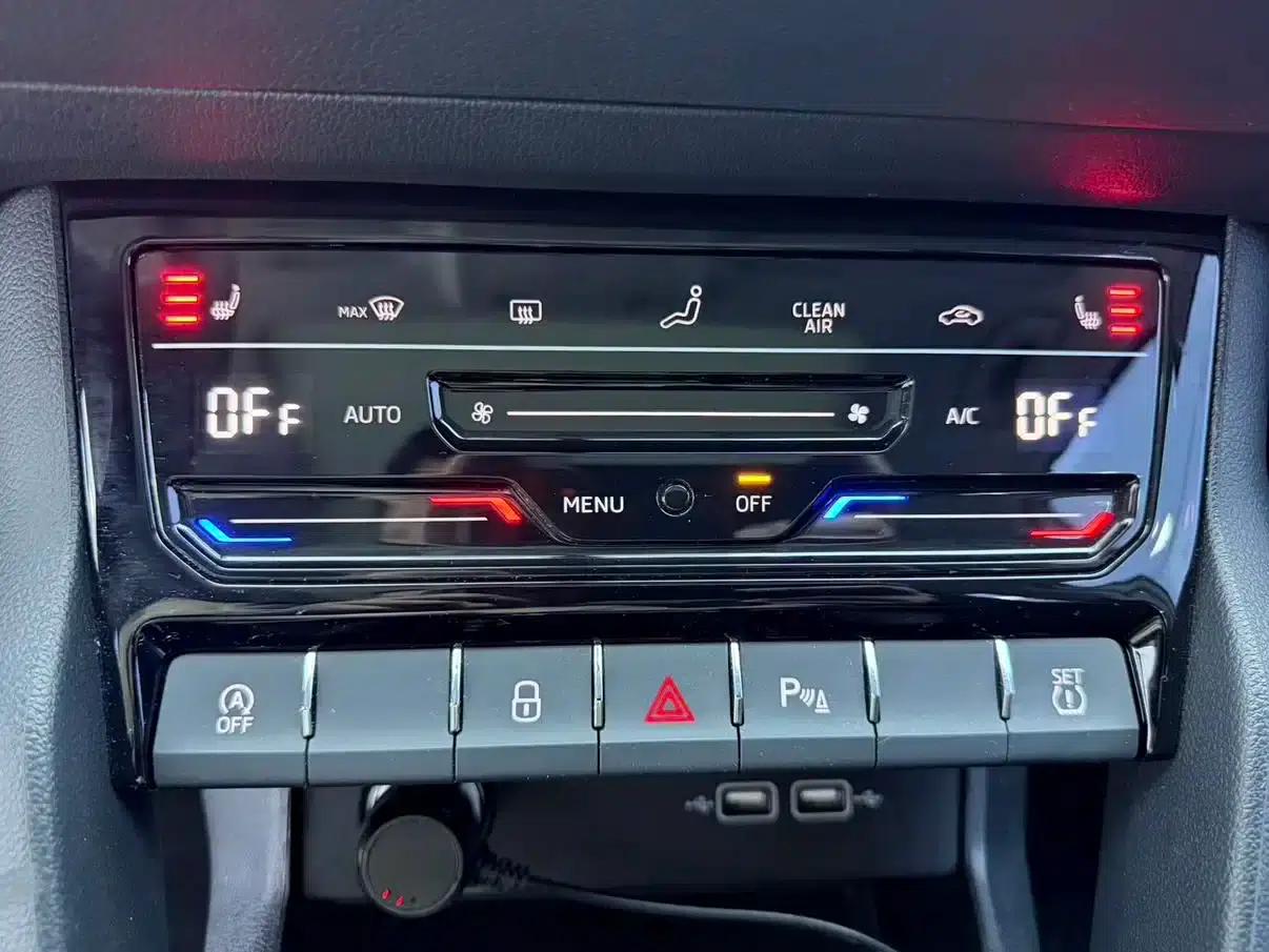 Karoq 2021 TSI280 Luxury Edition — миниатюра 8