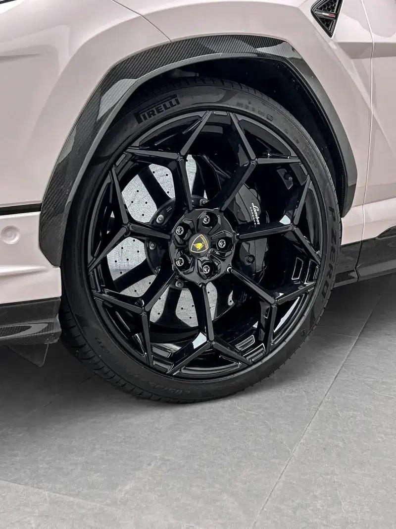 Urus 2022 4.0T V8 Performante — миниатюра 10