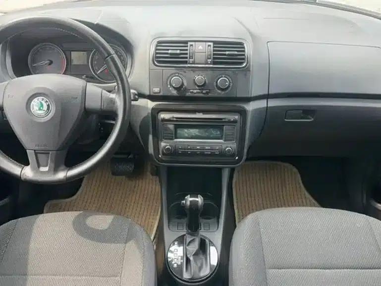 Fabia 2011 1.6L Automatic Black Edition — миниатюра 7