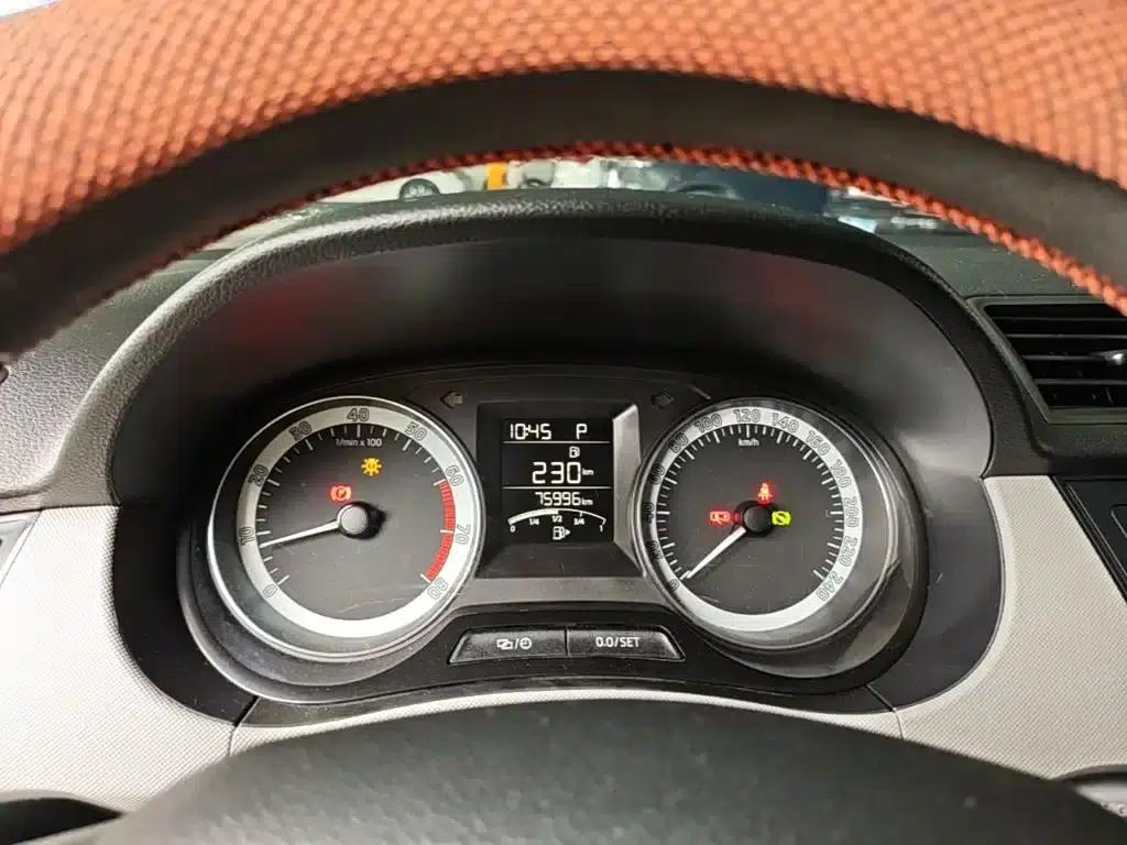 Fabia 2015 1.4L Automatic Forward Edition — миниатюра 12