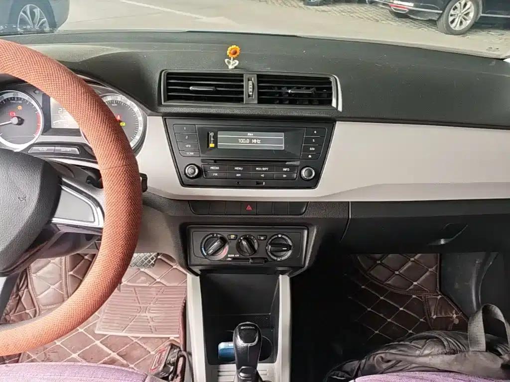 Fabia 2015 1.4L Automatic Forward Edition — миниатюра 13