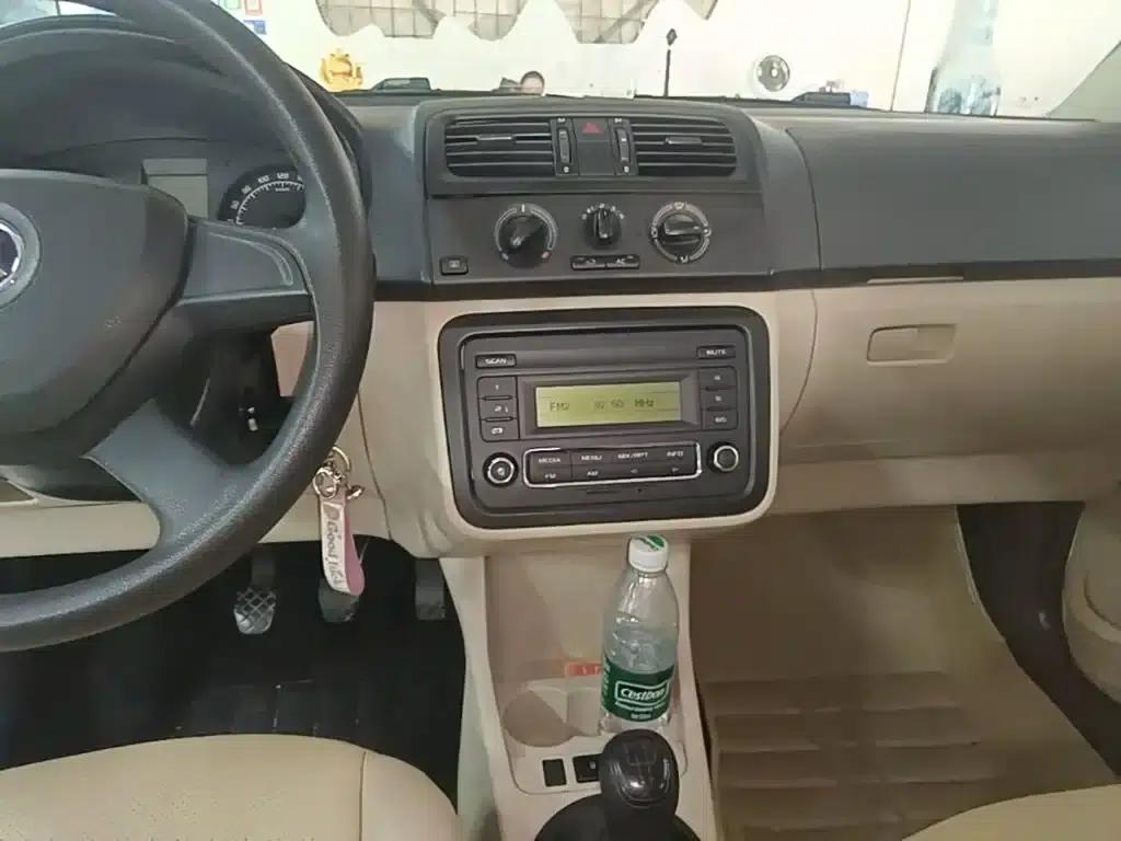 Fabia 2014 1.4L Manual Crystal Edition — миниатюра 13