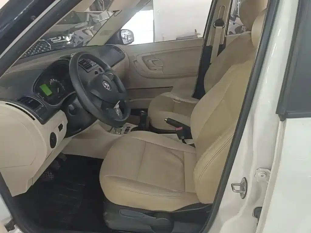 Fabia 2014 1.4L Manual Crystal Edition — миниатюра 15