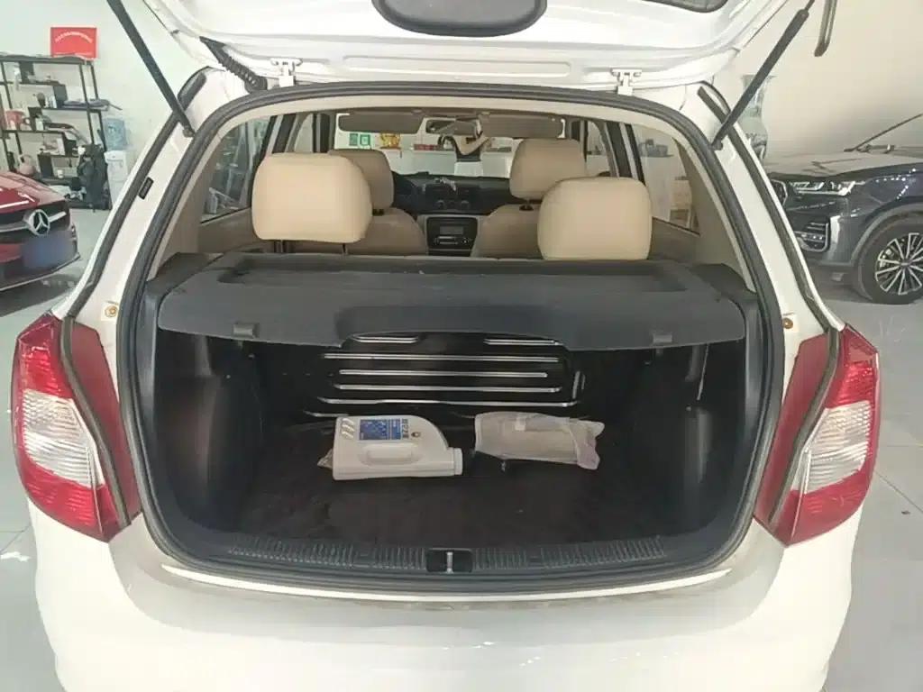 Fabia 2014 1.4L Manual Crystal Edition — миниатюра 19