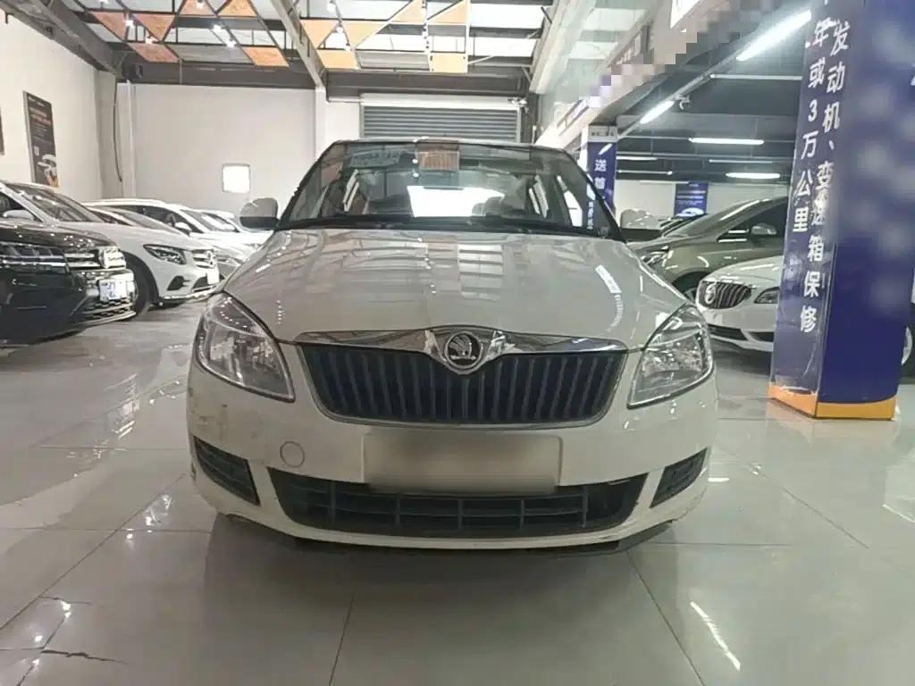 Fabia 2014 1.4L Manual Crystal Edition — миниатюра 3