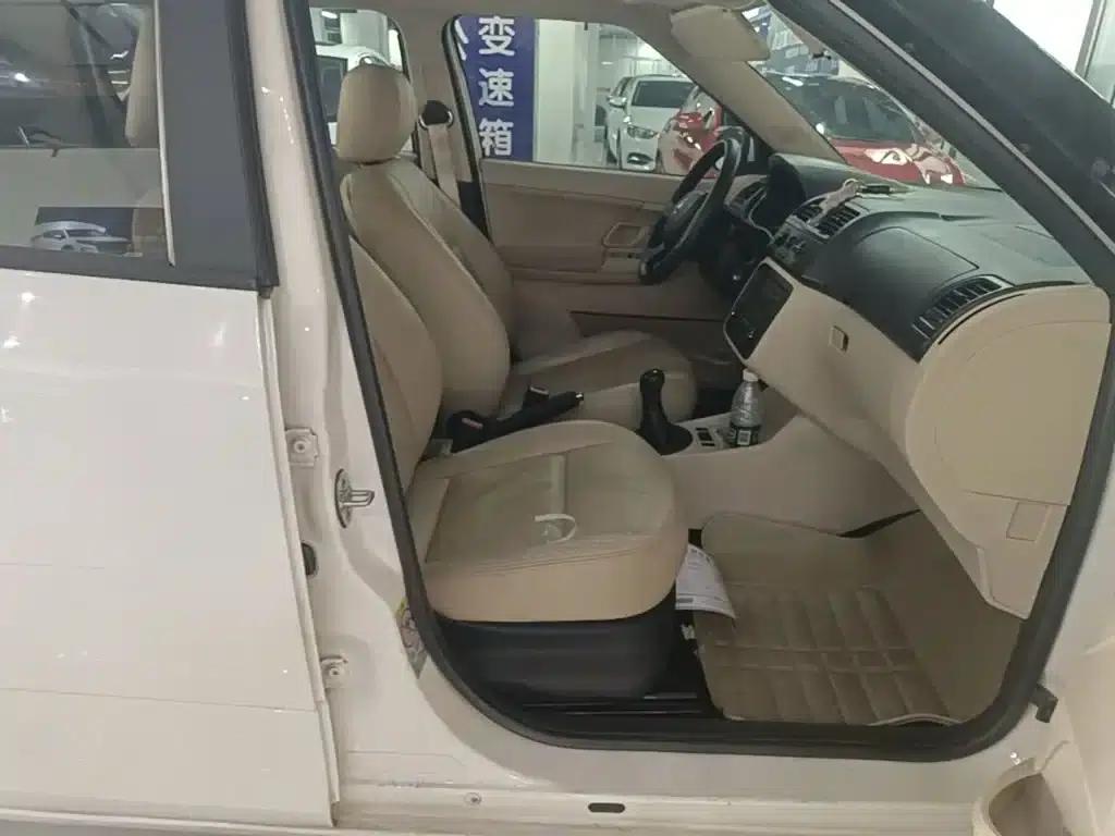 Fabia 2014 1.4L Manual Crystal Edition — миниатюра 25