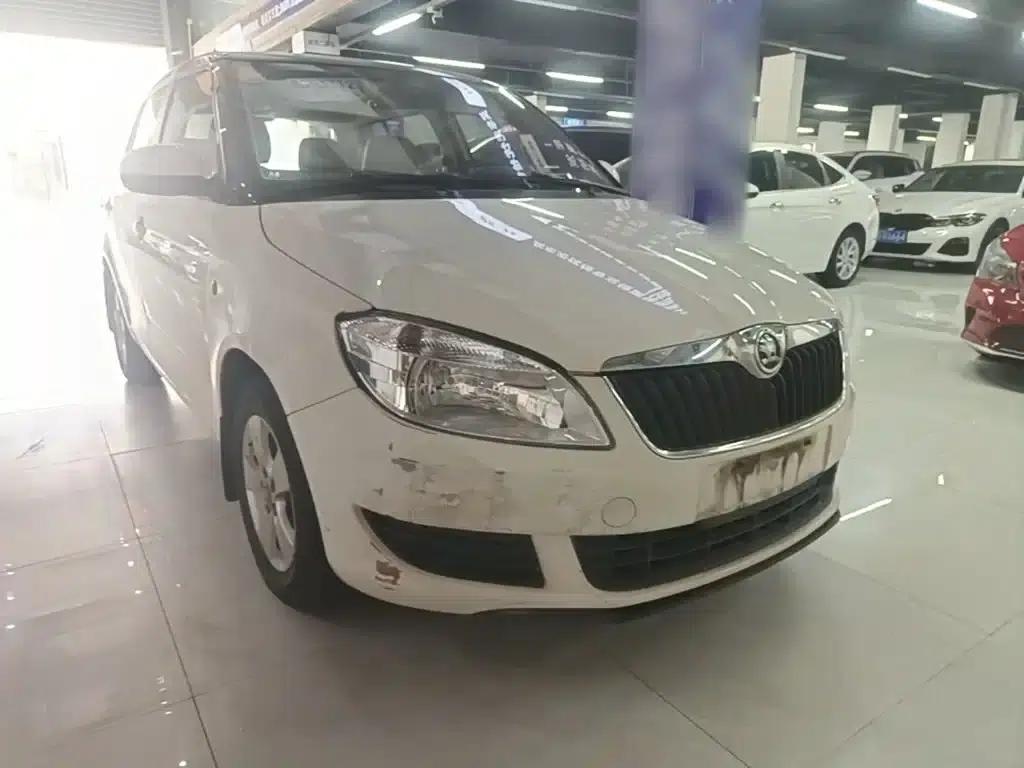 Fabia 2014 1.4L Manual Crystal Edition — миниатюра 4