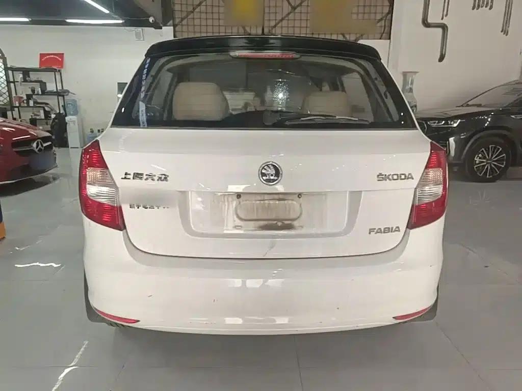 Fabia 2014 1.4L Manual Crystal Edition — миниатюра 6