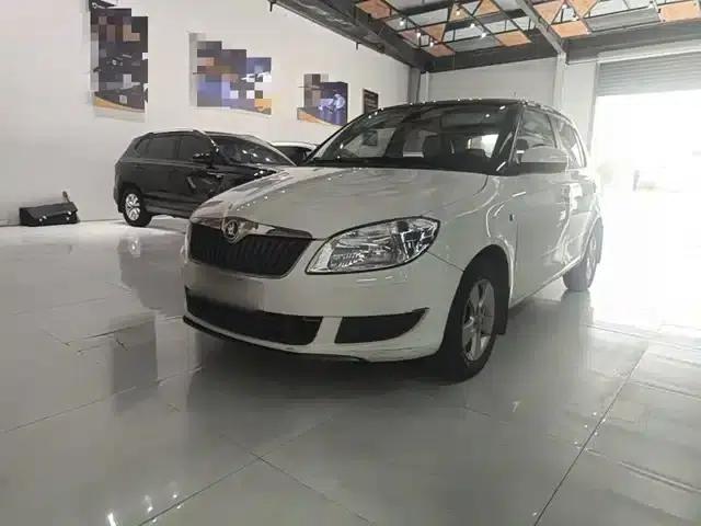 Fabia 2014 1.4L Manual Crystal Edition