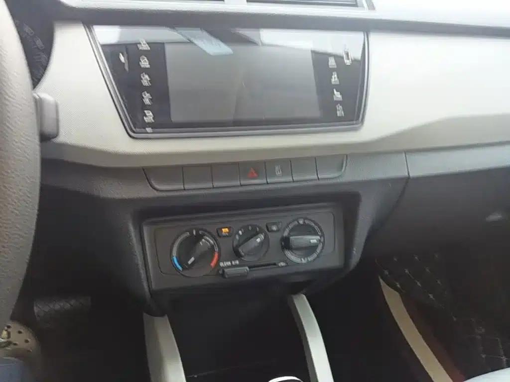 Fabia 2016 1.4L Automatic Enjoy Edition — миниатюра 13