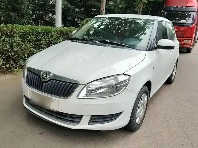 Fabia 2014 1.4L Automatic Crystal Edition