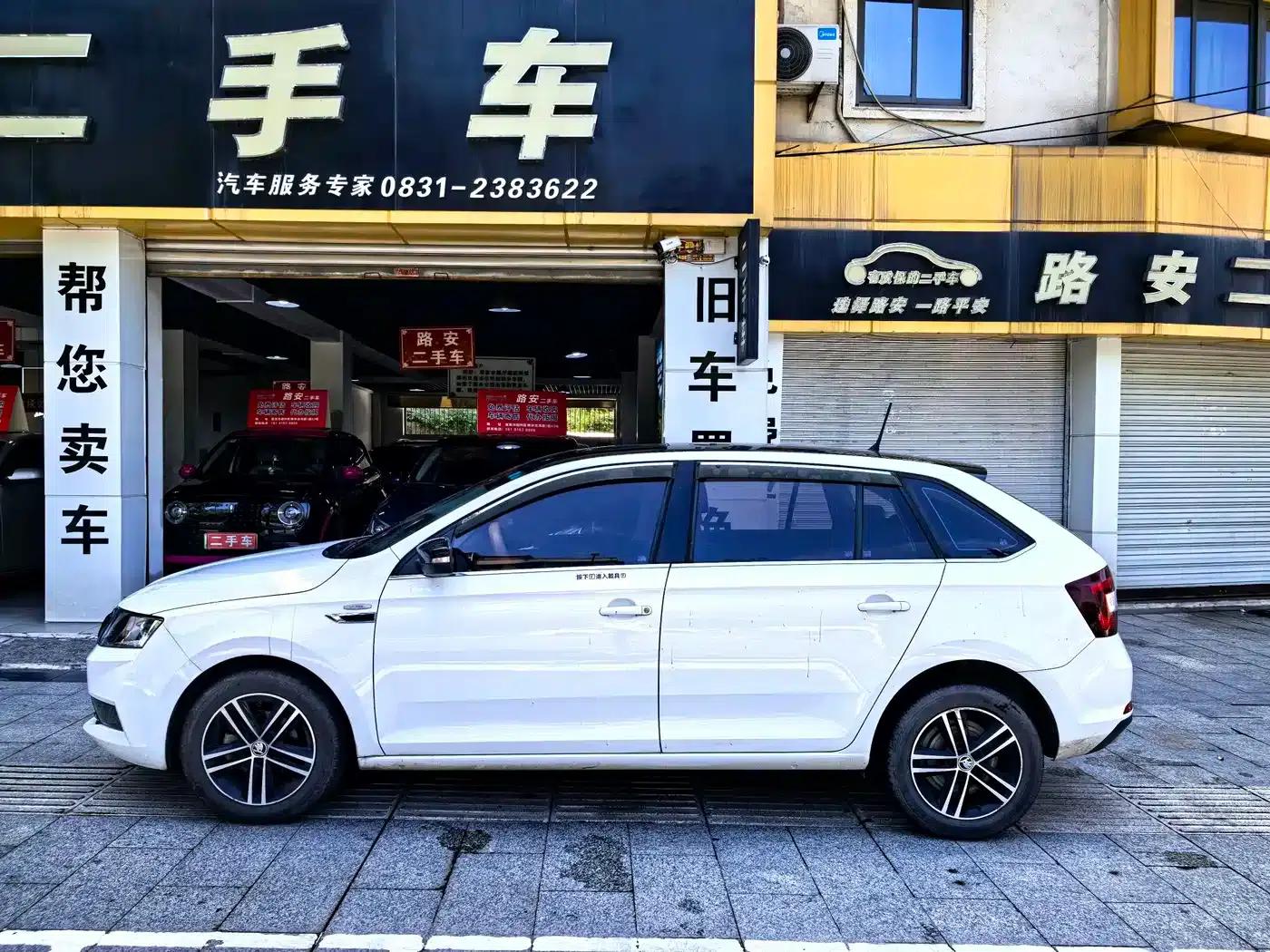 Rapid 2018 1.6L Automatic Sport Edition — миниатюра 4