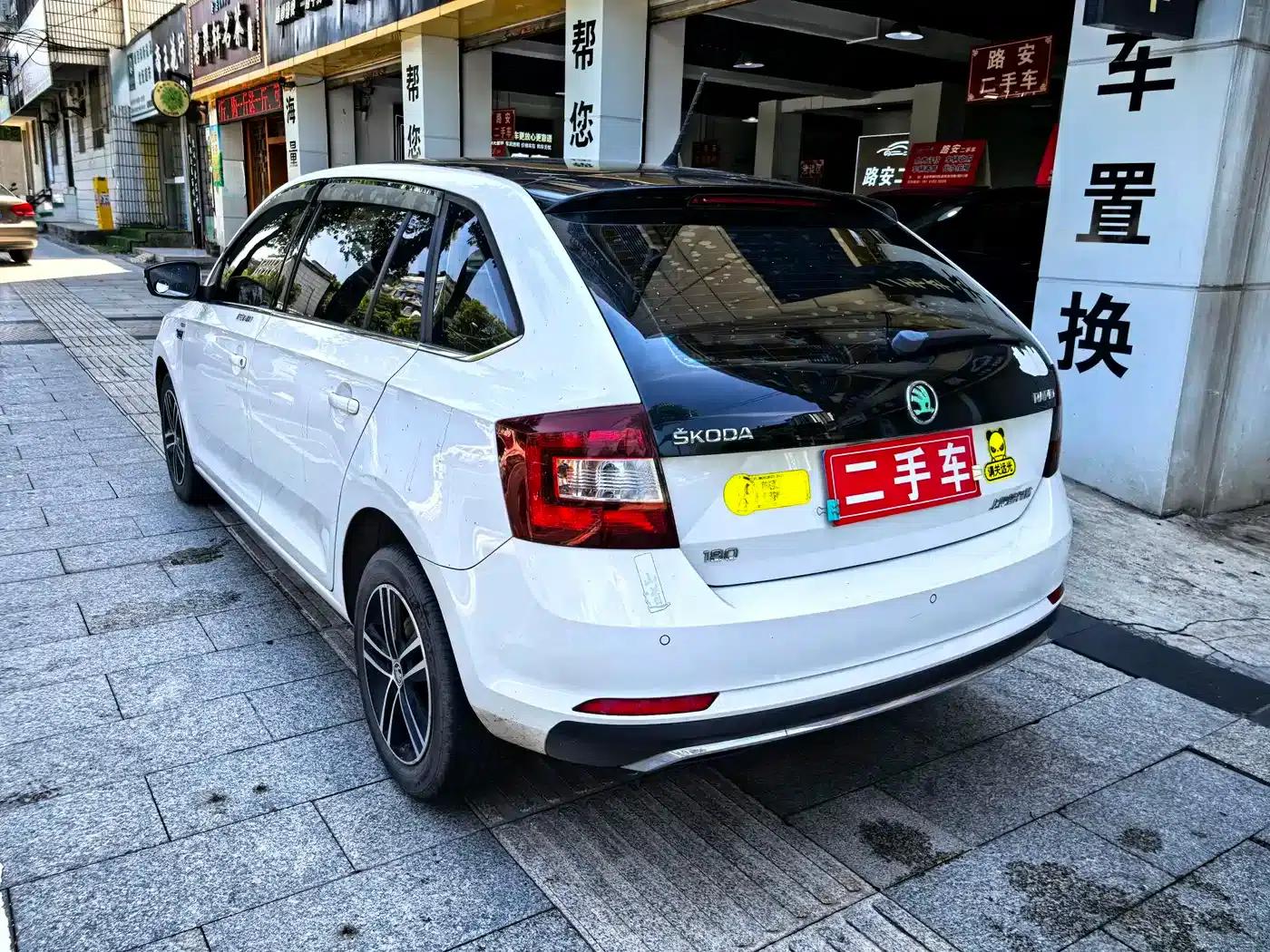 Rapid 2018 1.6L Automatic Sport Edition — миниатюра 7