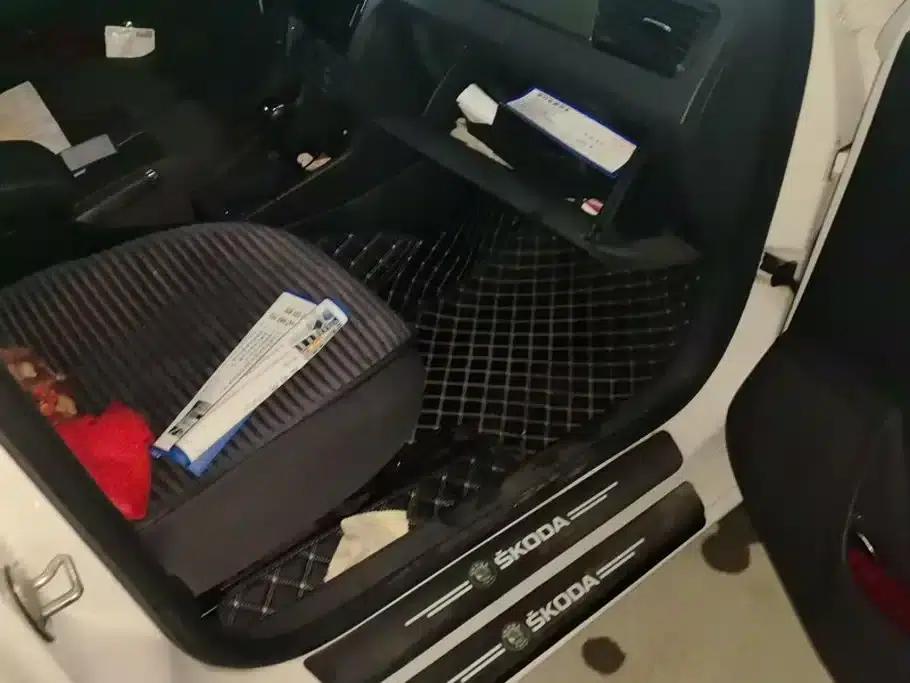 Rapid 2020 1.5L Automatic Standard Edition — миниатюра 8