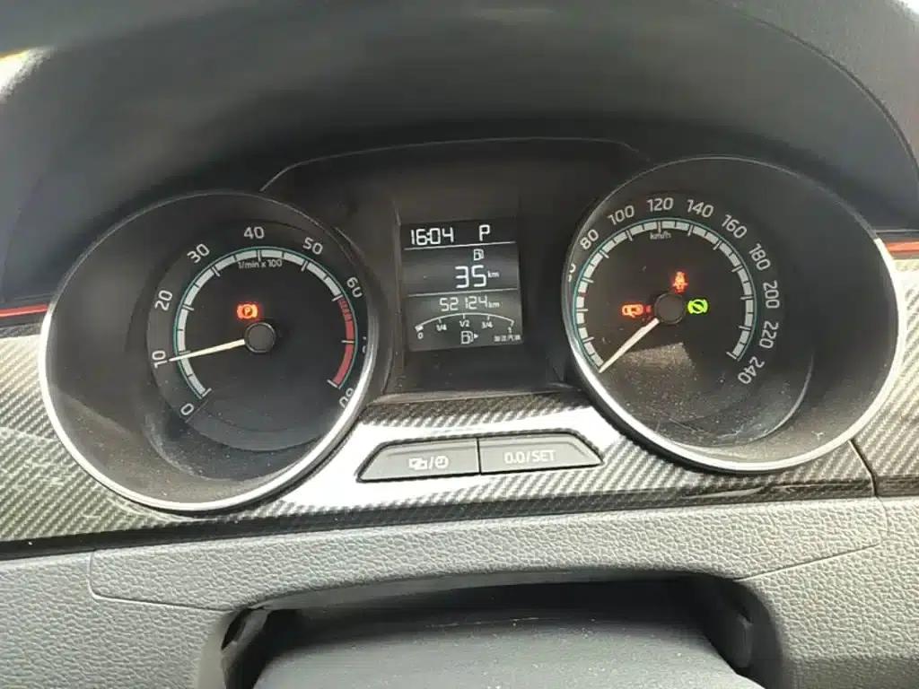 Rapid 2020 1.5L Automatic Comfort Edition — миниатюра 12